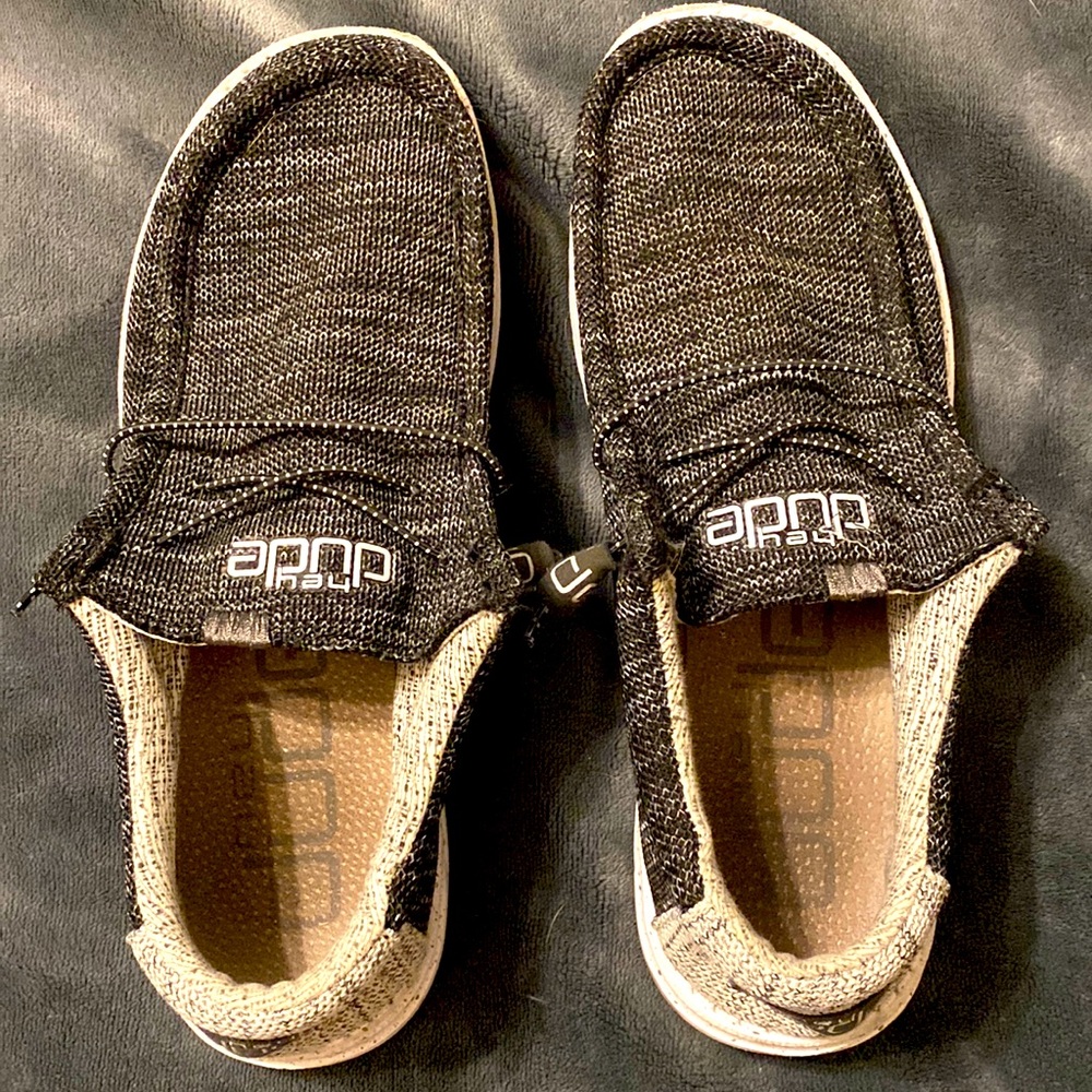 Men’s size 7 Hey Dude shoes